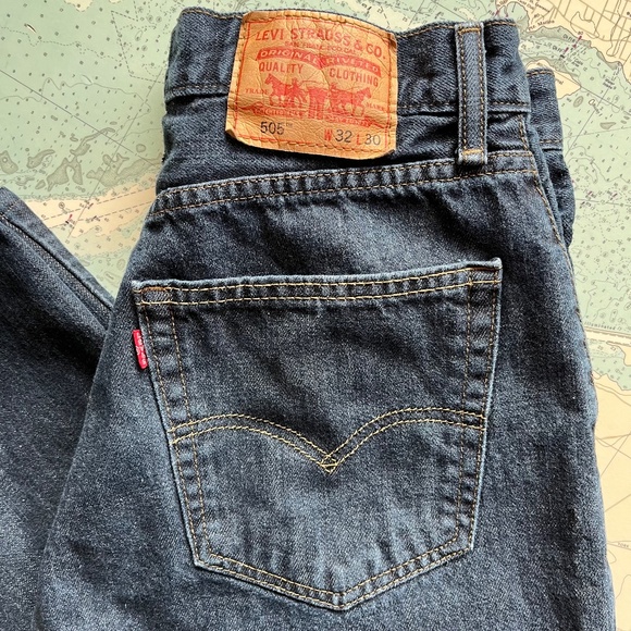 Levi's Dark Wash 505 Relaxed Straight - Picture 2 of 7